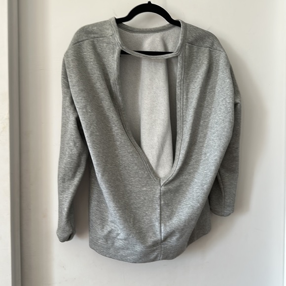 Nike Dri Fit V Back Sweatshirt - Picture 2 of 5